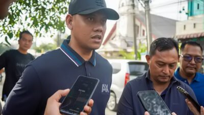 Kadis SDABMBK Kerahkan Sejumlah Alat Berat Bersihkan Parit Jalan Taduan Dari Sedimentasi Tebal