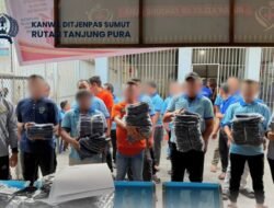 Penuhi Hak Warga Binaan Rutan Kelas IIB Tanjung Pura Laksanakan Pembagian Pakaian Bagi Warga Binaan