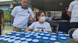 LAPAS KELAS IIA BINJAI RUTIN LAKUKAN PEMERIKSAAN TES URINE WARGA BINAAN