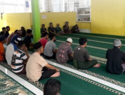 Menahan Diri, Mendekat kepada Ilahi Rutan Tanjung Pura Gelar Pengajian Rutin Dimasji At-Taubah Warga Binaan Ditempa Lewat Iman dan Kemandirian
